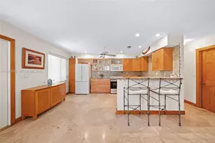 208 NE 4th St, Hallandale Beach, FL 33009 - Photo 25