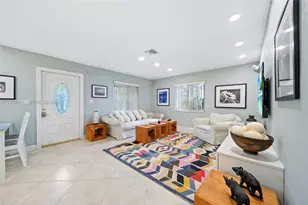 208 NE 4th St, Hallandale Beach, FL 33009 - Photo 5