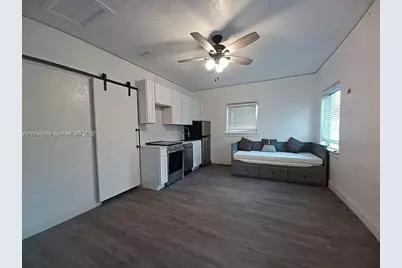 2822 Pine Tree Dr #4A, Miami Beach, FL 33140 - Photo 5