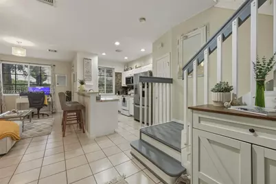 6038 SW 19th Pl, North Lauderdale, FL 33068 - Photo 5