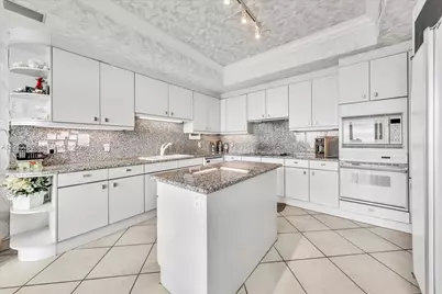 10101 Collins Ave #16B + CAB, Bal Harbour, FL 33154 - Photo 39