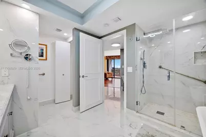 1000 E Island Blvd #803, Aventura, FL 33160 - Photo 27