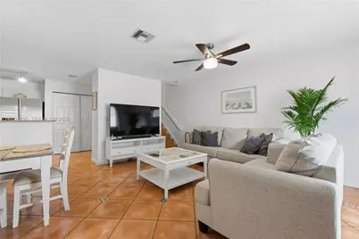 12652 SW 54th St, Miramar, FL 33027 - Photo 5