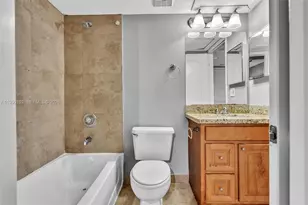 2810 N Oakland Forest Dr, Oakland Park, FL 33309 - Photo 29