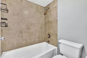 2810 N Oakland Forest Dr, Oakland Park, FL 33309 - Photo 23