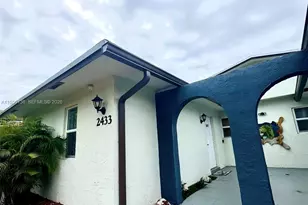 2433 SW 58th Manor, Fort Lauderdale, FL 33312 - Photo 3