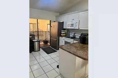 2815 W 76th St #202-17, Hialeah, FL 33018 - Photo 3