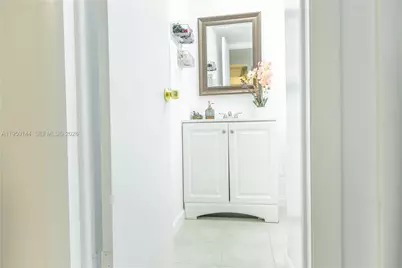 351 Cambridge Rd #107, Hollywood, FL 33024 - Photo 7