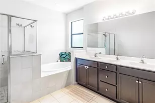 724 SE 37th Ave, Homestead, FL 33033 - Photo 11