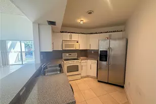 9705 Fontainebleau Blvd, Miami, FL 33172 - Photo 3