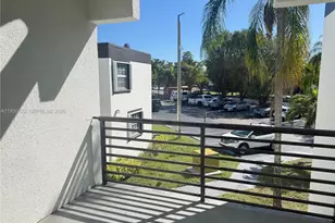 9705 Fontainebleau Blvd, Miami, FL 33172 - Photo 7