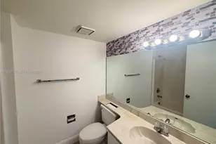 9705 Fontainebleau Blvd, Miami, FL 33172 - Photo 5