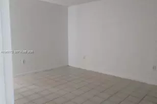 4719 NW 7th St, Miami, FL 33126 - Photo 9