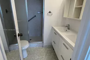 8135 Sunrise Lakes Blvd, Sunrise, FL 33322 - Photo 27