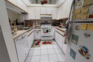 1000 SW 125th Ave, Pembroke Pines, FL 33027 - Photo 7