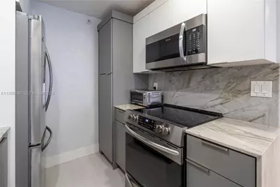 5701 Collins Ave #1417, Miami Beach, FL 33140 - Photo 9