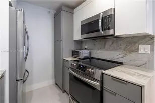 5701 Collins Ave, Miami Beach, FL 33140 - Photo 9