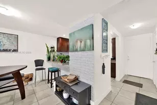 10810 NW 7th St, Miami, FL 33172 - Photo 5