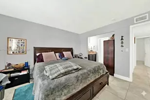 10810 NW 7th St, Miami, FL 33172 - Photo 11