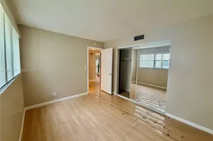 2320 S Cypress Bend Dr, Pompano Beach, FL 33069 - Photo 13