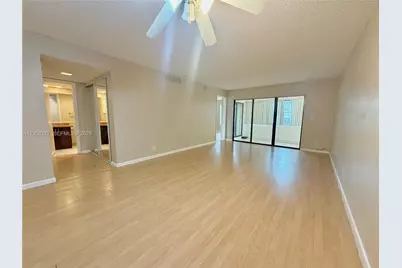 2320 S Cypress Bend Dr #206, Pompano Beach, FL 33069 - Photo 11