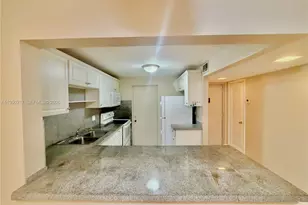 2320 S Cypress Bend Dr, Pompano Beach, FL 33069 - Photo 9