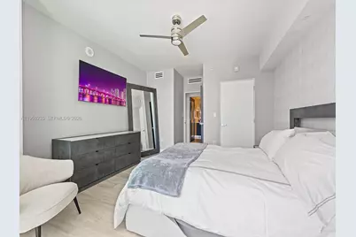 500 Brickell Ave #2203, Miami, FL 33131 - Photo 11