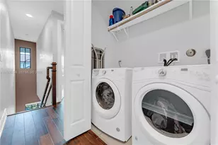 11537 SW 13th Ct, Pembroke Pines, FL 33025 - Photo 21