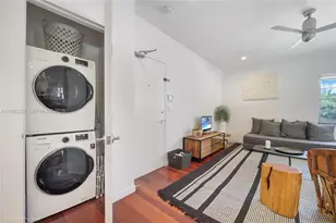 1057 15th St, Miami Beach, FL 33139 - Photo 5