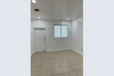 1651 SE 28th Ct #105, Homestead, FL 33035 - Photo 3