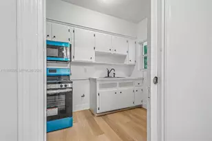 9160 NE 8th Ave, Miami Shores, FL 33138 - Photo 11