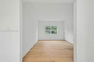 9160 NE 8th Ave, Miami Shores, FL 33138 - Photo 3