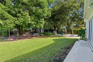 453 NE 89th St, El Portal, FL 33138 - Photo 29