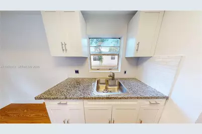 404 NW 21st Ter, Fort Lauderdale, FL 33311 - Photo 5