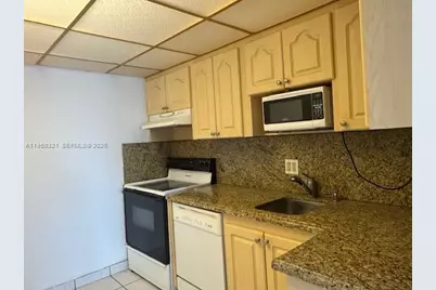 3675 N Country Club Dr #210, Aventura, FL 33180 - Photo 11