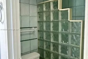 3675 N Country Club Dr, Aventura, FL 33180 - Photo 23