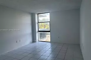 3675 N Country Club Dr, Aventura, FL 33180 - Photo 29