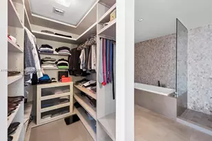 68 SE 6th St, Miami, FL 33131 - Photo 17