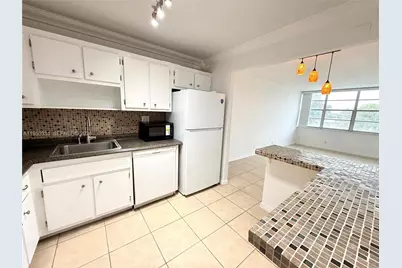 2771 Taft St #411, Hollywood, FL 33020 - Photo 7