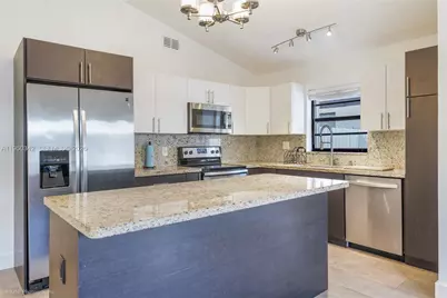 1634 SW 19th Ter #1634, Miami, FL 33145 - Photo 3