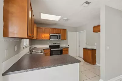 1531 N 17th Ave N, Lake Worth, FL 33460 - Photo 9