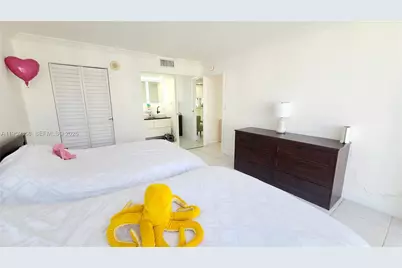 16909 N Bay Rd #806, Sunny Isles Beach, FL 33160 - Photo 13