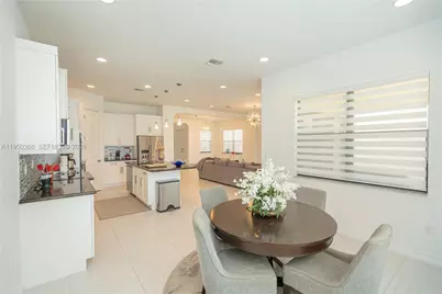 11824 SW 13th Ct, Pembroke Pines, FL 33025 - Photo 3