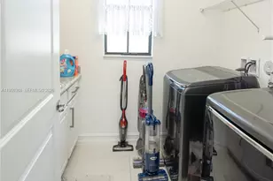 11824 SW 13th Ct, Pembroke Pines, FL 33025 - Photo 35