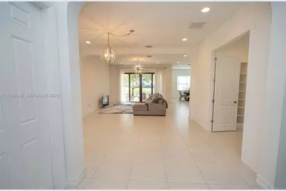 11824 SW 13th Ct, Pembroke Pines, FL 33025 - Photo 25