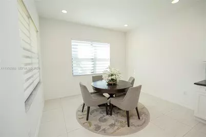 11824 SW 13th Ct, Pembroke Pines, FL 33025 - Photo 7