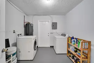 7601 Farragut St, Hollywood, FL 33024 - Photo 25