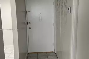 1351 NE Miami Gardens Dr, Miami, FL 33179 - Photo 9