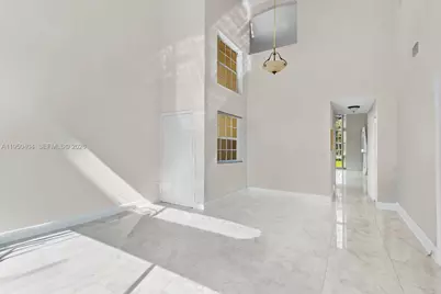 10738 N Saratoga Dr, Cooper City, FL 33026 - Photo 3