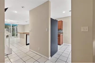 7033 Woodmont Way, Tamarac, FL 33321 - Photo 9